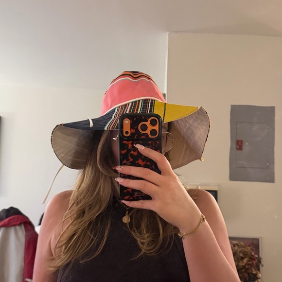 Vintage Trina Turk sun hat - Picture 2 of 4